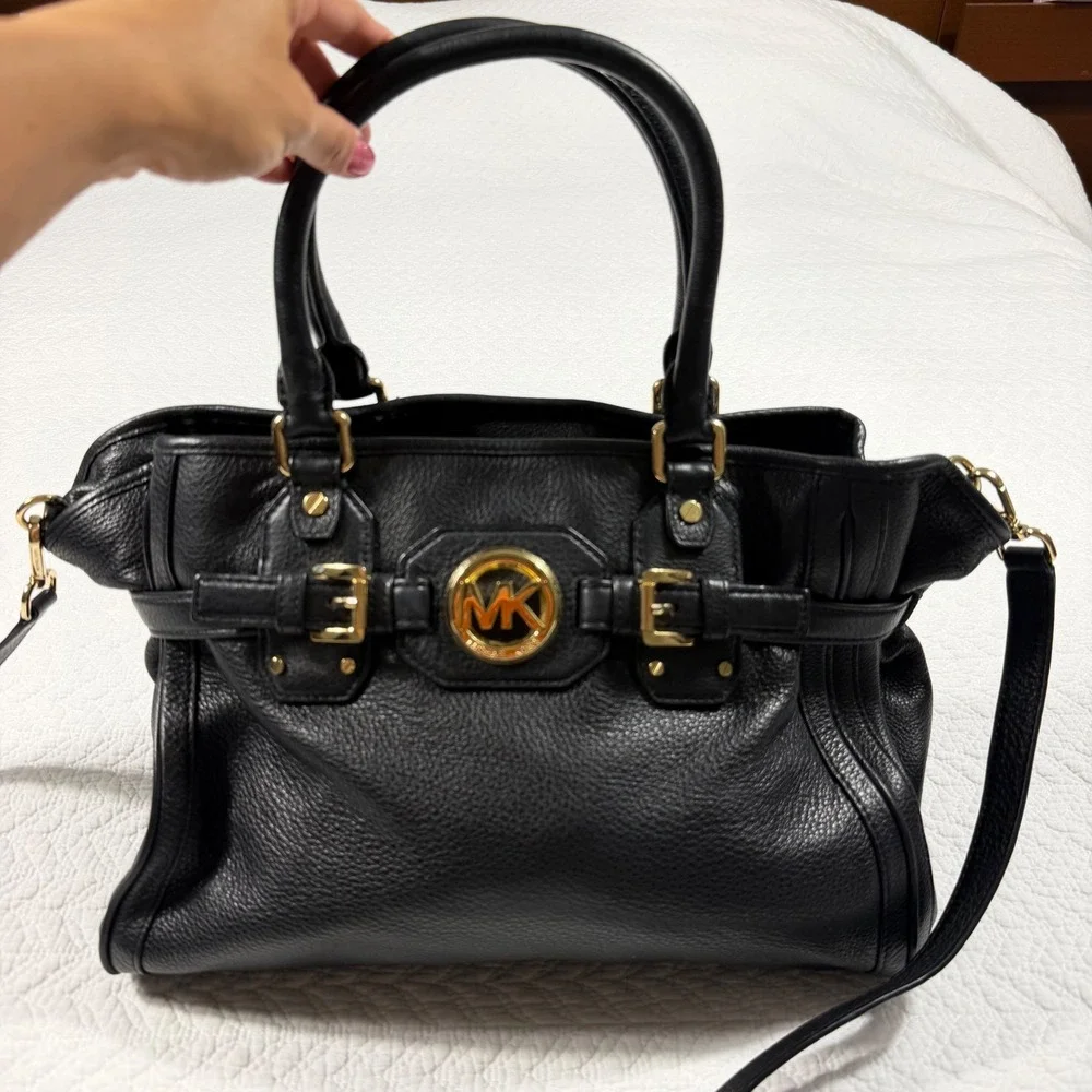 Michael Kors Satchel Handbag Bedford Womens Black Pebbled Leather Gold Logo GUC